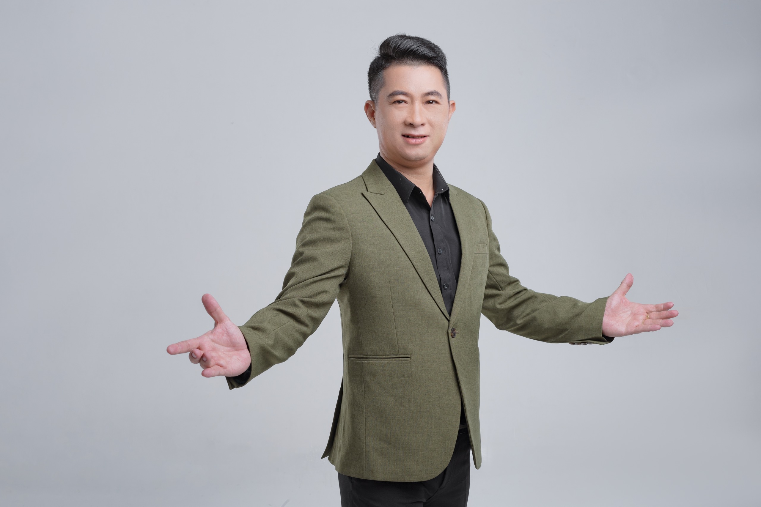 Ca sĩ Lê Anh Tuấn phối mới “Thác sen mặt hồ” với rap và rock Ca sĩ Lê Anh Tuấn phối mới "Thác sen mặt hồ" với rap và rock
